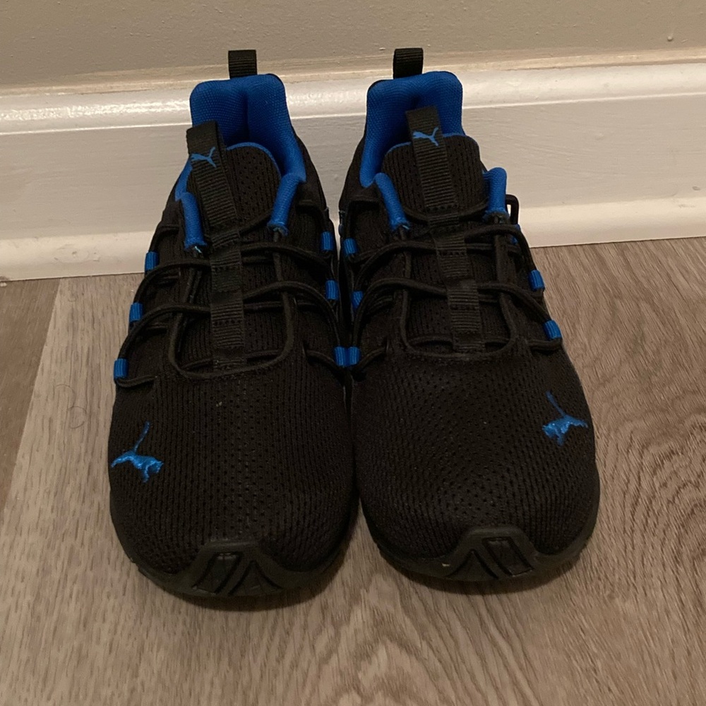 Puma Boys’ Black & Blue Sneakers Size 3C